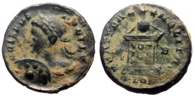 Crispus (316-326) BI Nummus (Bronze, 19mm 3,12g) London, 321-323.
Obv: CRISPVS NOBIL C, laureate and cuirassed bust to left, holding spear and shield...