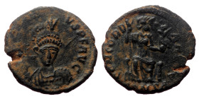 Arcadius (383-408) AE (Bronze, 2,60g, 17mm) Constantinople
Obv: D N ARCADIVS P F AVG. Helmeted and cuirassed bust facing slightly right, holding spear...