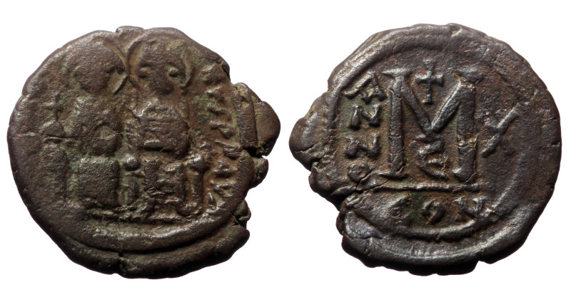 Justin II (565-578) AE follis (Bronze, 30mm, 13.27g) Constantinople, year 10 = 5...