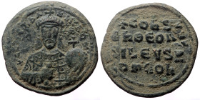 Constantine VII and Romanus, AE, Follis, (Bronze, 5.38 g. 27 mm.) Constantinople. 913-959 AD.
Obv: [+ COҺST] ЬASI[L] Rω[M], Frontal bust of Constantin...