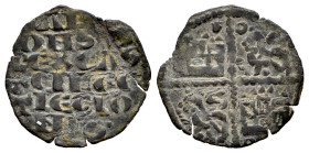 Reino de Castilla y León. Alfonso X (1252-1284). Dinero de seis líneas. Coruña. (Bautista-361.1). Ve. 0,75 g. Venera en 1º cuadrante y roel en 2º y 4º...