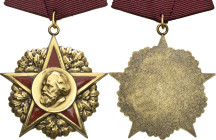Orden der Deutschen Demokratischen Republik Staatliche Auszeichnungen
Karl-Marx-Orden in Gold Verliehen 1965-1981. Teilemailliert, Gold, gepunzt 333,...