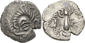 Gallien Curiosolites.
 Stater 1. Jhd. v. Chr Barbarisierter Herakleskopf nach rechts / Reiter nach links L.T. 6703 var. DT 2334 var 5.16 g. Kl. Schrö...