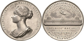 Großbritannien
Victoria 1837-1901 Zinnmedaille 1862 (Ottley) Weltausstellung. Brustbild nach links / Ausstellungshalle zwischen 8 Zeilen Schrift. 64,...
