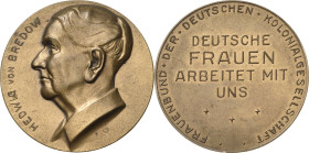 Medaillen und Abzeichen
 Bronzemedaille o.J. (AV) Auf Hedwig von Bredow - Widmung des Frauenbundes der Deutschen Kolonialgesellschaft. Brustbild nach...