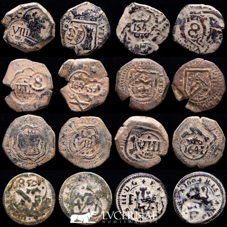 Spain - Austrias & Borbones. 

Lot of 8 bronze coins. Different monarchs, dates,...
