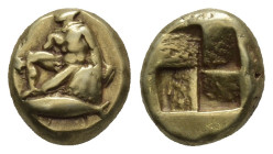 MYSIA, Kyzikos. 5th-4th centuries BC. EL Hekte – Sixth Stater (9mm, 2.7 g). Orestes kneeling left on tunny left, holding sword in his lowered right ha...