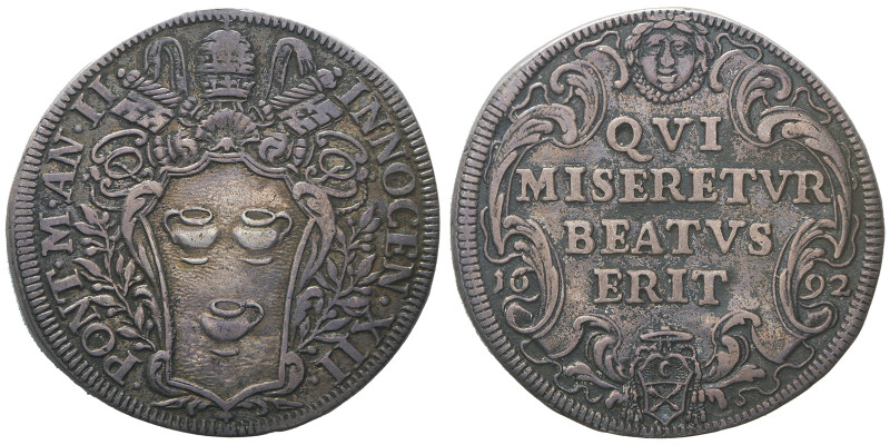 Innocenzo XII 1691-1700
Testone, Roma, 1692, AG 8.90 g.
Ref : MIR 2144/1(R), Mun...