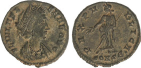 Centenional reducido. 326-327 d.C. HELENA. CONSTANTINOPLA. Anv.: FL IVL HELENAE AVG. Busto diademado, drapeado y acorazado a derecha. Rev.: PAX PVBLIC...