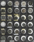 Lote 29 monedas Pequeños bronces de bajo imperio. VARIOS EMPERADORES. AE, AR. Incluye algún antoniniano. En hoja de álbum. A EXAMINAR. BC a MBC.