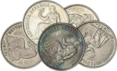 Lote 5 monedas 1 Peseta. 1933 (*3-4). A EXAMINAR. EBC a SC-.