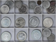 Lote alrededor 75 monedas. GOBIERNO PROVISIONAL a JUAN CARLOS I. AE, AR, CuNi. Varias monedas AE de pequeño tamaño del centenario.Bastantes monedas de...