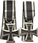 Auszeichnungen Deutscher Staaten bis 1933
 Preußen, Eisernes Kreuz 1914, 2. Klasse, Punze "KAR" im Bandring, OEK 1909, am Band, Zustand 2.

Prussia...