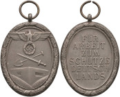 3. Reich Zivile Auszeichnungen
 Deutsches Schutzwall-Ehrenzeichen, Bronze oxidiert, OEK 3520, in original Verleihungstüte, Verleihungstüte rückseitig...