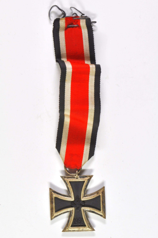 Allg. militärische Auszeichnungen 2. Weltkrieg
 Eisernes Kreuz 1939 2. Klasse, ...