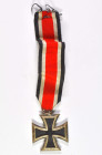 Allg. militärische Auszeichnungen 2. Weltkrieg
 Eisernes Kreuz 1939 2. Klasse, OEK 3824/4, am vernähten Band, Zustand 2.

Iron Cross 1939 2. Class,...