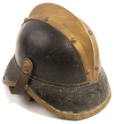 Uniformeffekten und Hoheitsabz. 3. Reich allg.
 Feuerwehr, Helm/Pickelhaube Bayern ca. 1920, schwarz lackierte Lederglocke mit Messingkamm, Schirme m...