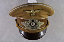 Kopfbedeckungen 3. Reich und 2. Weltkrieg
 NSDAP, Schirmmütze für Politische Leiter in der Kreisleitung, brauner feiner Stoff mit dunkelbraunem Samtb...