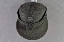 Kopfbedeckungen 3. Reich und 2. Weltkrieg
 Waffen SS, Feldmütze für Mannschaften und Unterführer, feldgrauer Wollstoff, vorne und seitlich maschinenv...