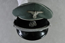 Kopfbedeckungen 3. Reich und 2. Weltkrieg
 Waffen SS, Schirmmütze für Führer, feldgrauer Wollstoff mit schwarzem Besatzband und weißen Vorstößen, ver...