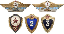 Ausländische Orden und Ehrenzeichen nach 1871
 UdSSR. schönes Lot aus fünf Abzeichen, darunter Abzeichen für Militär Spezialist II. Klasse und III. K...