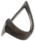 Varia
 Kupferne Fußmanille oder auch Beinschiene der Senufo aus Burkina Faso (Obervolta) in Bootsform ohne Verzierungen, 631 g, vermutlich spätes 19....