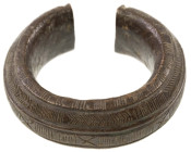Varia
 Runde Kupfermanille mit feinem Dekor, 709 g, vermutlich spätes 19. oder frühes 20. Jahrhundert.

Round Kupfermanille with fine decor, 709 g,...