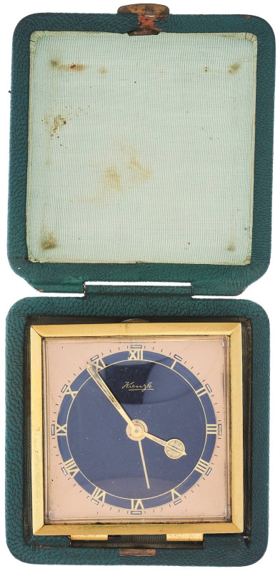 Taschenuhren ab 1901
 Reiseuhr der Firma Kienzle in grünem Lederetui. Mitte 20....