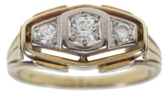 Ringe mit Steinbesatz
 Brillantring, 585er Gold, bicolor, 3 Brillanten von zus. ca. 0,5ct., RW 60, 7,7g.

Brilliant ring, 585er Gold, bicolor, 3 br...