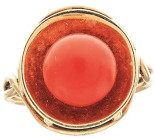 Ringe mit Steinbesatz
 Korallen Ring, 585 Gelbgold, 4,7g, RW 57.

Corals ring, 585 yellow gold, 4, 7 g, RW 57.