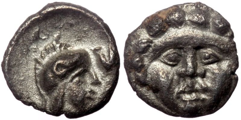 Obol AR
Pisidia, Selge, c. 350-300 BC
Facing gorgoneion / Helmeted head of Ath...