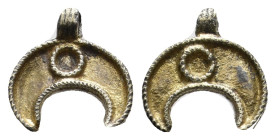 ANCIENT GREEK GOLD PENDANT (CIRCA 3RD-1ST CENTURY BC)
Crescent pendant, symbolic of the sun and moon.
Condition : See picture. No return.
Weight : 0.3...