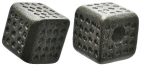 ANCIENT ROMAN BRONZE DICE? (1ST-3RD CENTURY AD)
Condition : See picture. No return.
Weight : 28.34 g
Diameter: 15.8 mm