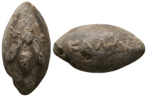 ANCIENT GREEK PB SLING BULLET. (CIRCA 4TH-1ST CENTURY BC).
Condition : See picture. No return
Weight : 29.73 g
Diameter : 32.2 mm