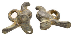 ANCIENT ROMAN BRONZE EAGLE FIGURINE.(1st - 2nd Century).Ae.

Condition : Good very fine.

Weight : 10.4 gr
Diameter : 27 mm