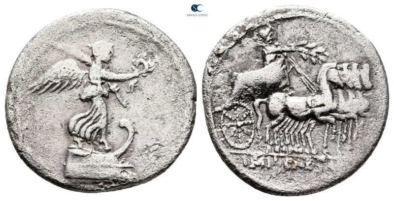 Octavian 29-27 BC. Italy
Denarius AR

20 mm, 3,16 g

Victory standing right...