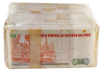 PERU, Banco Central de Reserva del Perú, 1000x 50 Intis 26.6.1987, CdM Brasil. 10 Bündel a 100 Banknoten mit Banderole. Eingeschweißt.
I/I-
Pick 131...