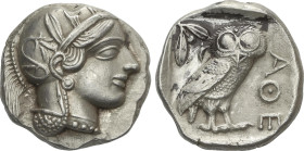 Ancient Greece
Tetradracma. 454-404 a.C. ATENAS. ATTICA. Anv.: Cabeza de Atenea con yelmo a derecha. Rev.: Lechuza en pie a derecha, detrás creciente...