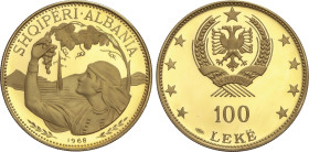 World Coins
100 Leke. 1968. 19,66 grs. AU. Campesina con uvas. En presentación original con certificado. Tirada máxima: 3.470 piezas. ESCASA. Fr-20; ...