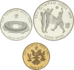 World Coins
Serie 3 monedas 5.000, 10.000 y 25.000 Won. 1987. AR(2) y AU. Juegos Olímpicos Seúl´88: Estadio, Voleyball y danza popular. En estuches o...