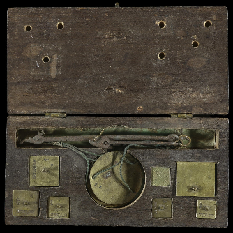 Scales and Weights
Balanza de platillos. Fe y latón. Ø 143 x 68 x 25 mm. Balanz...