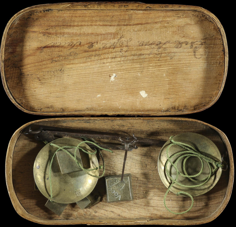 Scales and Weights
Balanza de platillos. Fe y latón. Ø 174 x 82 x 34 mm. Balanz...