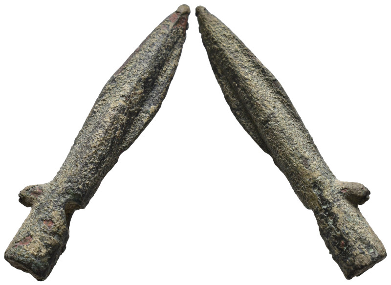 Weight 8.56 gr - Diameter 51 mm Ancient Bronze Arrowhead. SOLD AS SEEN.