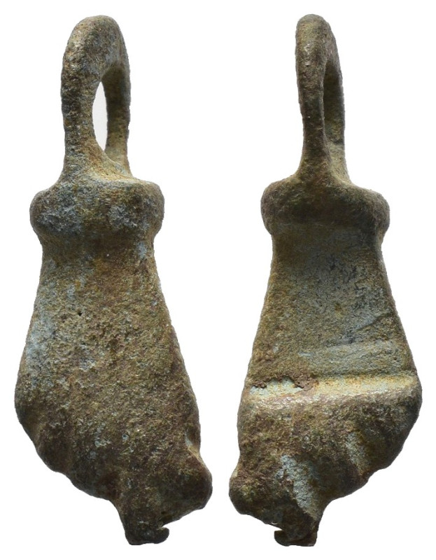 Weight 2.24 gr - Diameter 23 mm Bronze Roman Right foot is a small necklace.