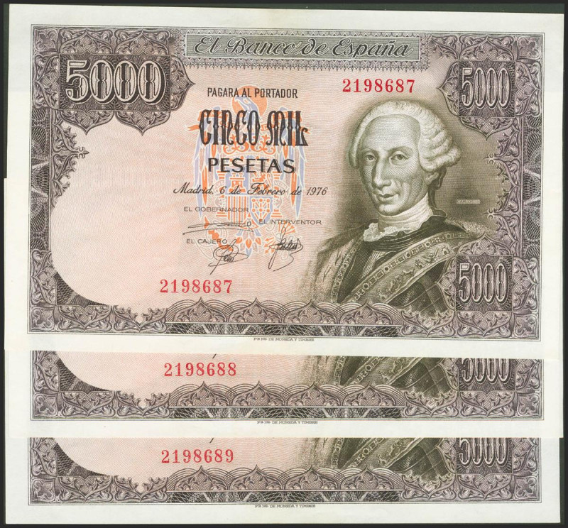 5000 Pesetas. 6 de Febrero de 1976. Trío correlativo. Sin serie. (Edifil 2021: 4...