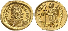 BYZANTINE EMPIRE. Justinus I, 518-527. Solidus 518-522, Constantinople. Officina I. D N IVSTI - NVS PP AVG Helmeted and cuirassed bust facing, head sl...