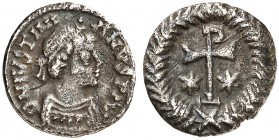 BYZANTINE EMPIRE. Justinianus I, 527-565. 1/4 Siliqua 540-550, Ravenna. D N IVSTINI - ANVS P Draped and cuirassed bust with diadem to right. Rv. Chris...