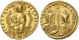 BYZANTINE EMPIRE. Constantinus VII, 913-959, with Romanus II, 945-959. Solidus 945/946, Constantinople. + IhS XRS RЄX RЄGNANTIЧM Nimbate figure of Chr...
