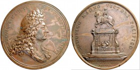 FRANKREICH. Königreich und Republik. Louis XIV. 1643-1715. Bronzemedaille 1714. Auf das Reiterstandbild in Lyon. Stempel von Delahaye und Duvivier. Dr...