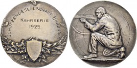 SCHWEIZ. Schützentaler und Schützenmedaillen. Basel. Versilberte Bronzemedaille 1925. Binningen. Schützengesellschaft. Kehrserie. 58.25 g. Richter (Sc...